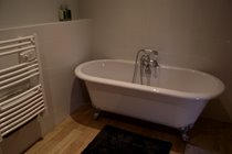 Roll top bath in enuite