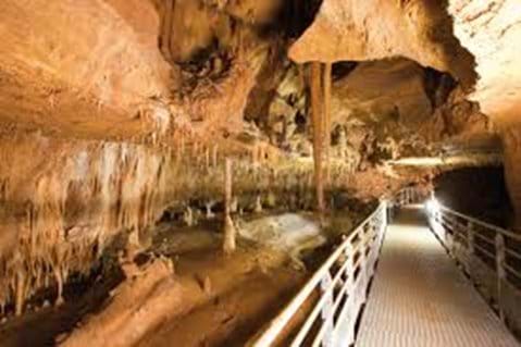 Grotte de Tourtoirac is an amazing underground world