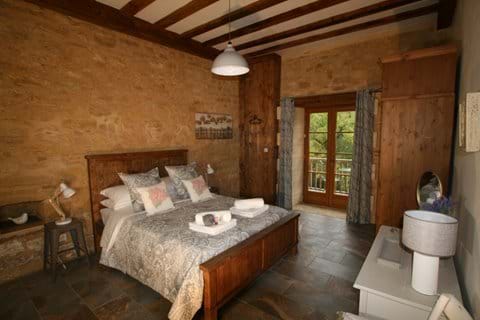 King size downstairs bedroom with luxury en-suite and balcony