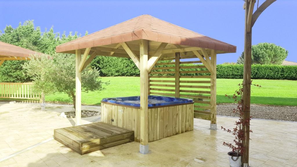 Surrounded by vineyards Bonté is a chic 5 bedroom French maison with a