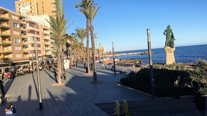Holiday apartment is close to the promenade