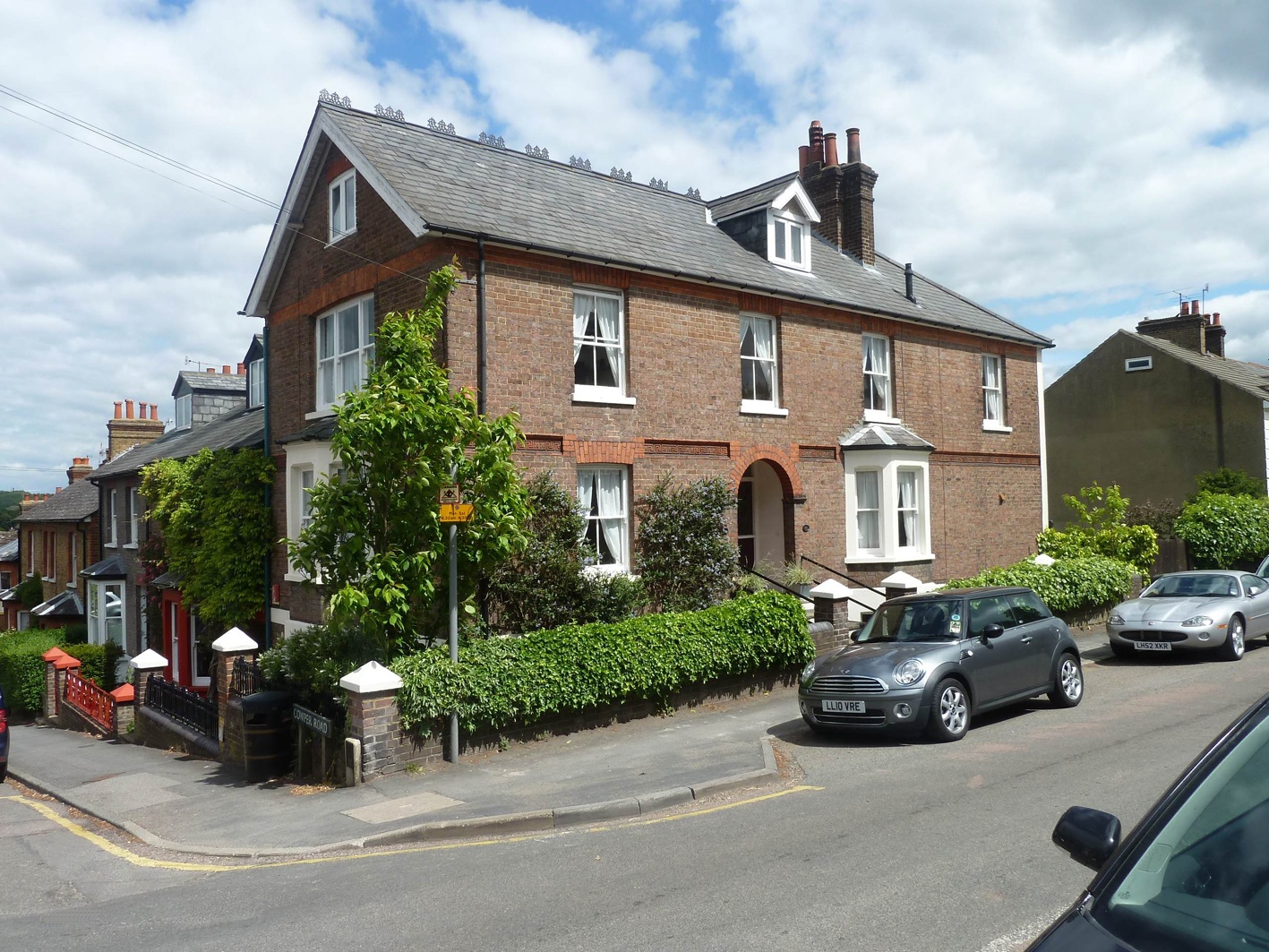 Berkhamsted Accommodation - Modern Victorian Apartment in the Heart of