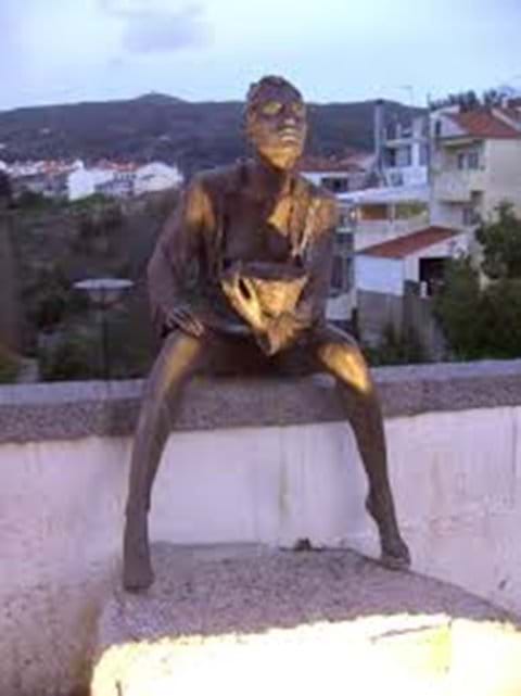 Bronze statue in Monchique