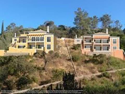 Modern Villas for sale in Monchique