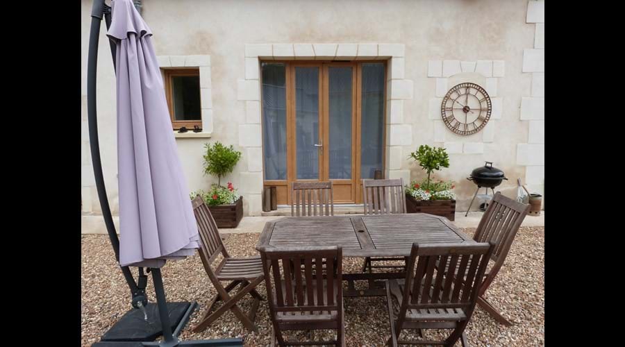 Alfresco (outdoor) dining!