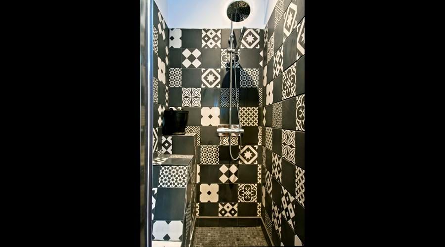 Shower room, Maison la Busaneth, Loubès Bernac, Aquitaine