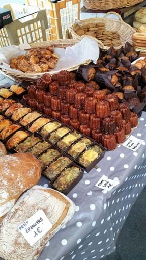 Bread and Cannelles in Issignac sunday market