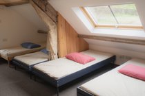 Dorm in bunkbarn sleeps 10