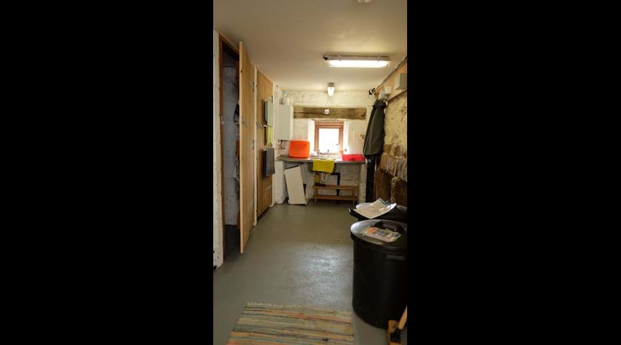Simple Camping Loft, washing up