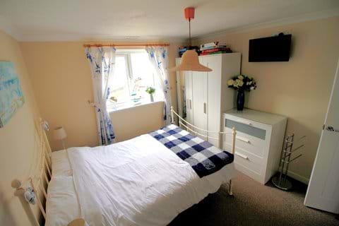 Large double with wardrobes