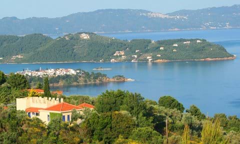 From Katsaros ridge to Skiathos (port, and Punta point), and Skopelos (Glossa village)