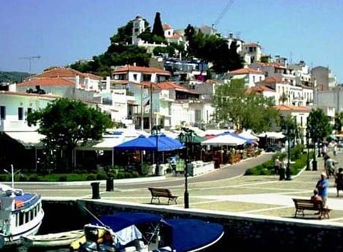 Skiathos - Ag Nikolaos from Bourtzi isle over tavernas on old port