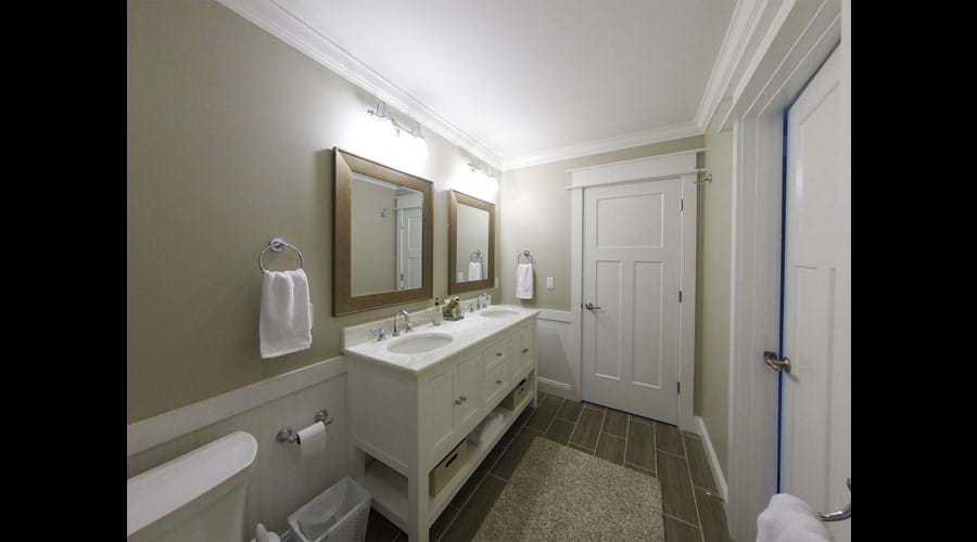 Wider view of Bathroom 4 downstairs