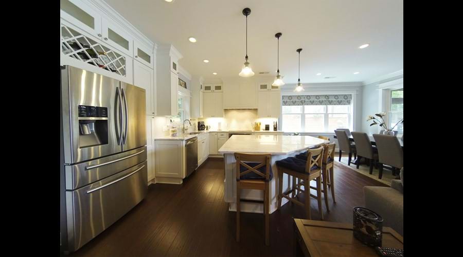 Large kitchen with lots of counter space and cupboards