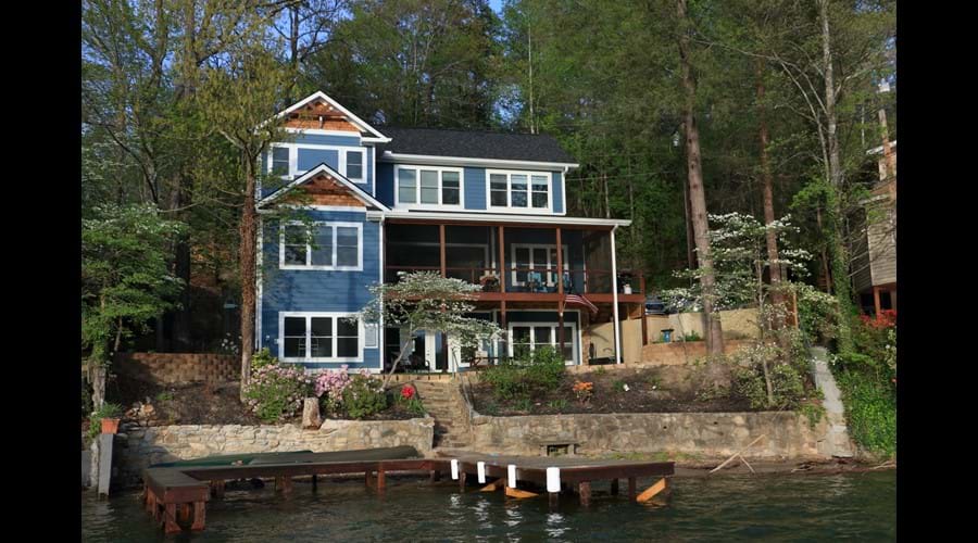 Bella Sophia Lodge View From The Lake