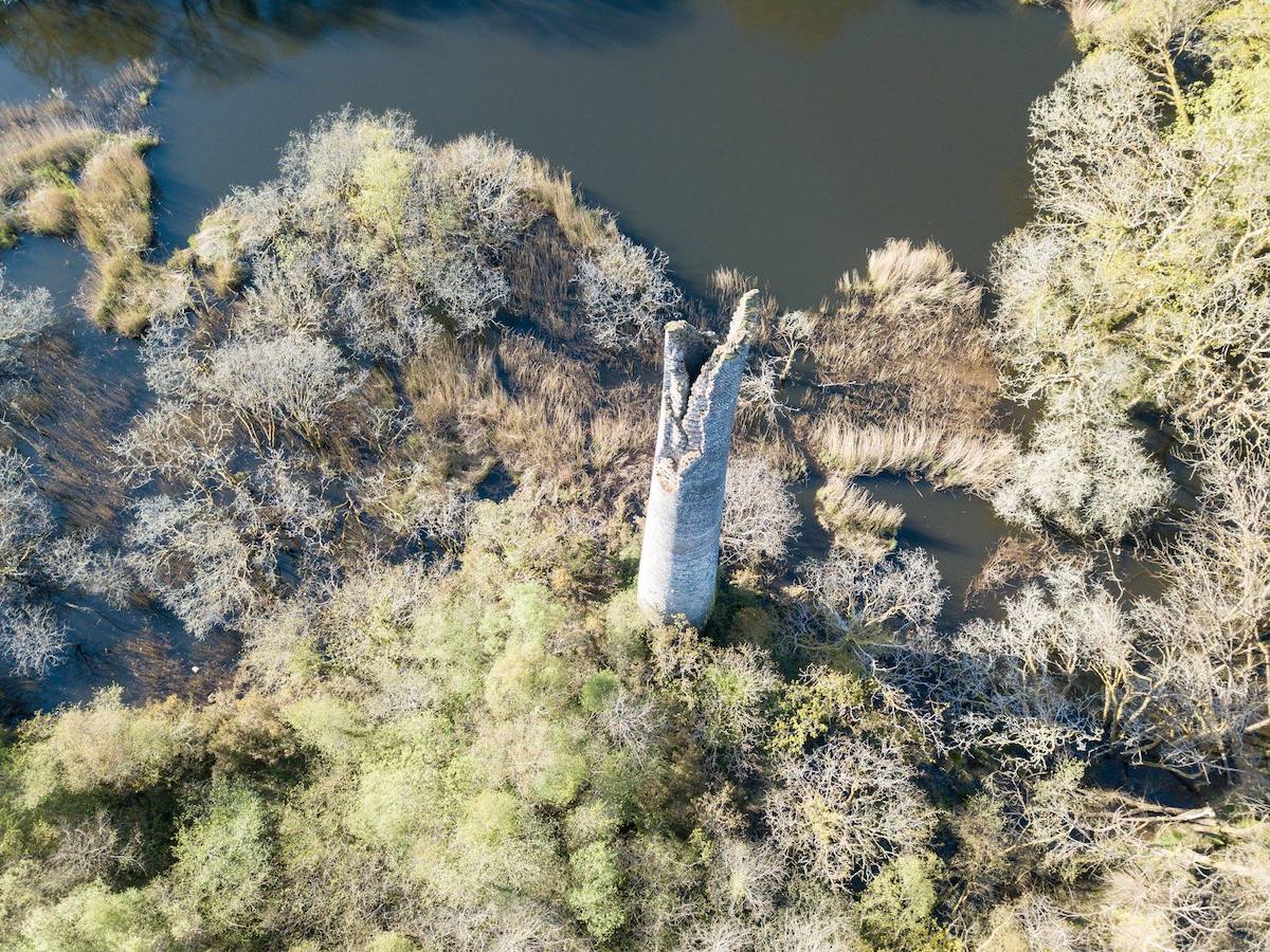 Chimney at Rumleigh brickworks (copyright Keith Savory)