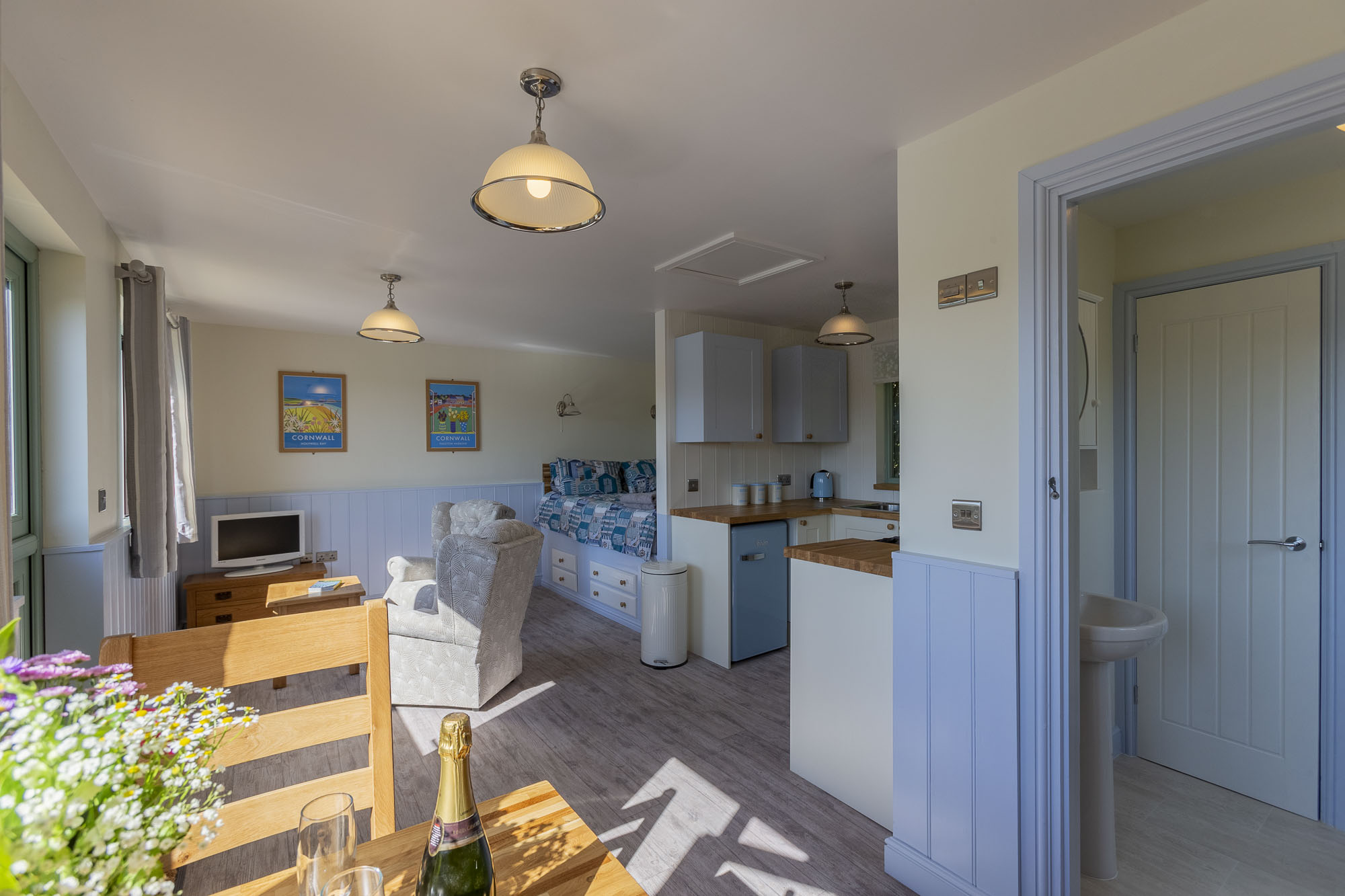 Sandpiper interior luxury wooden cabin