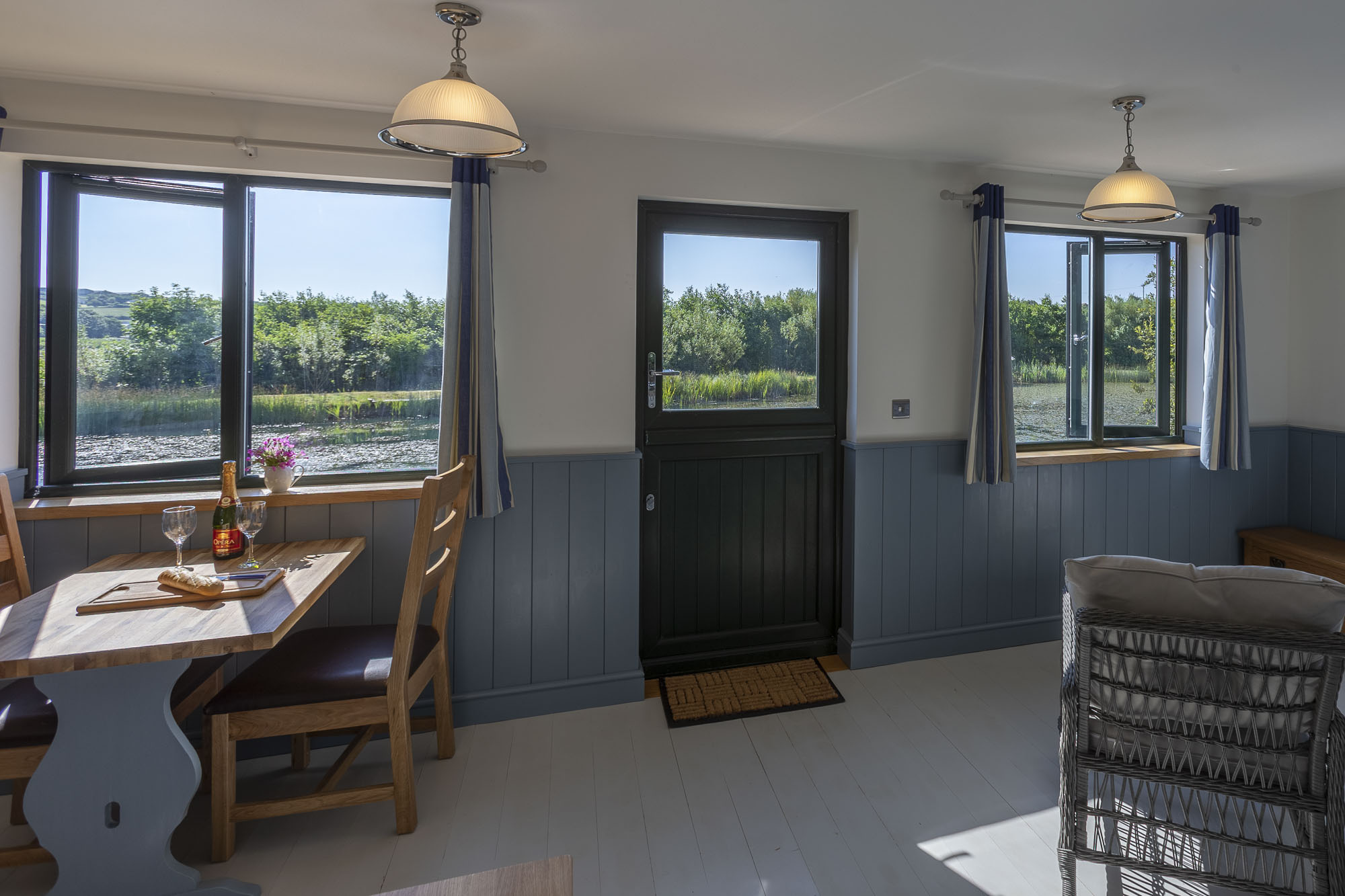 Bude accommodation lakeside cabin