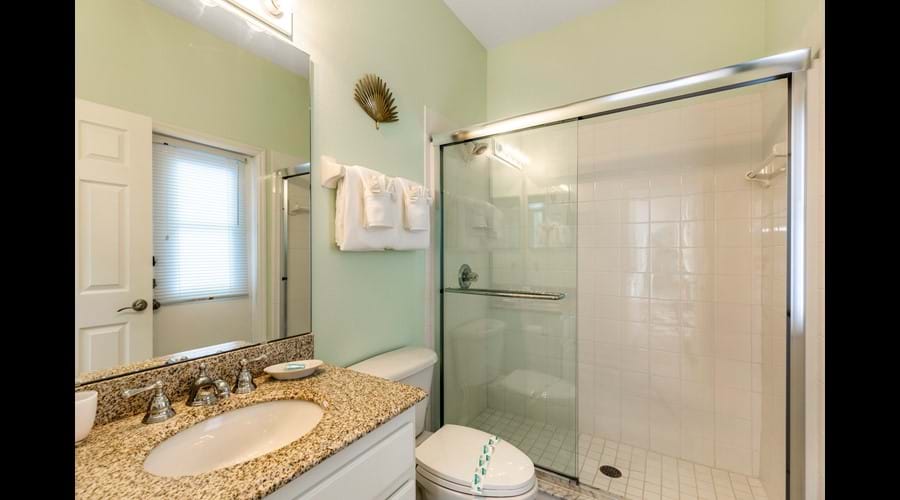 Bathroom to Bedroom 2 (can be closed off to make en-suite)