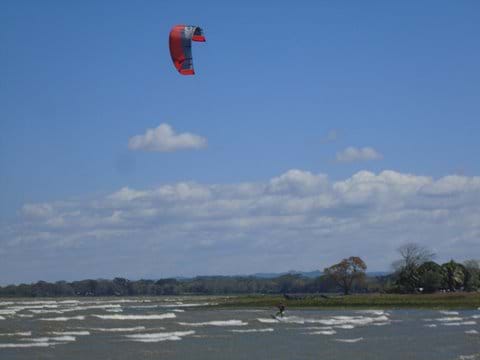 Kitesurfing in Cardenas