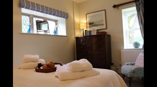 Master bedroom - Egyptian cotton linen and towels