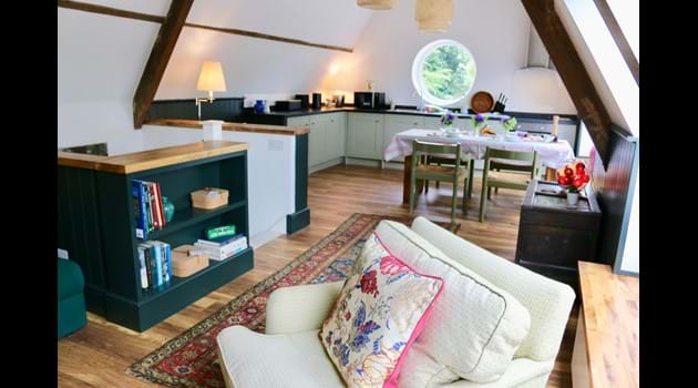 A well-equipped kitchen and plenty of books about the local area