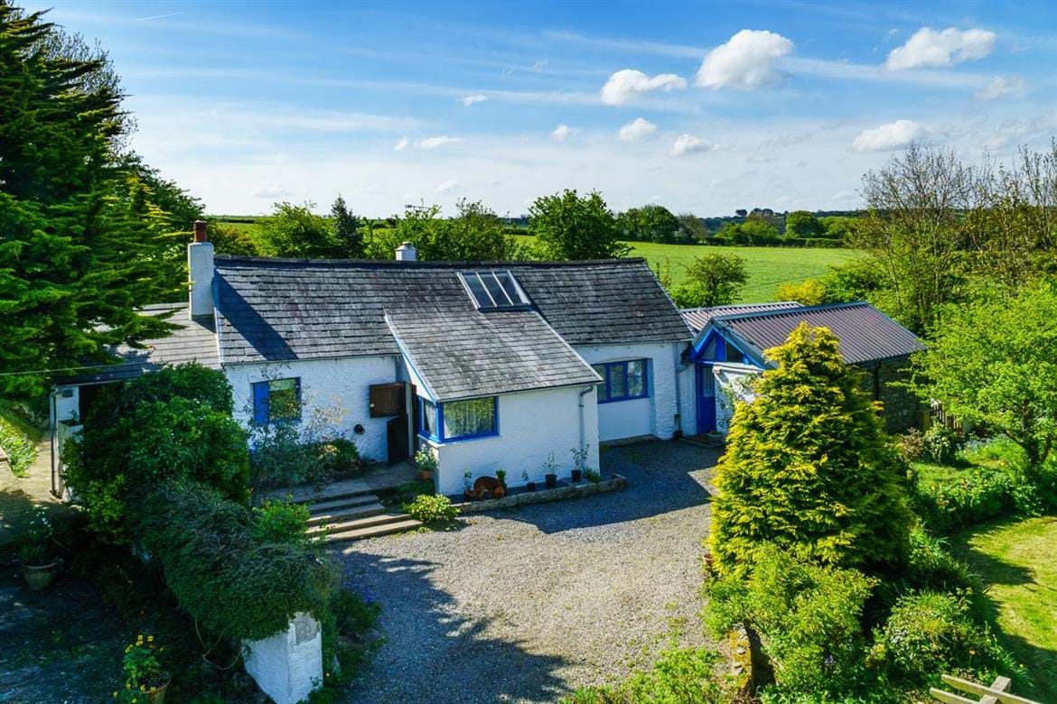 Clover Cottage Pantmeillionen Holiday Cottages