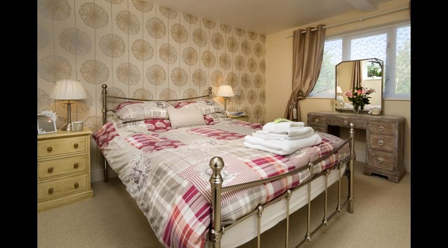 Ground Floor Main Bedroom with King Size Bed