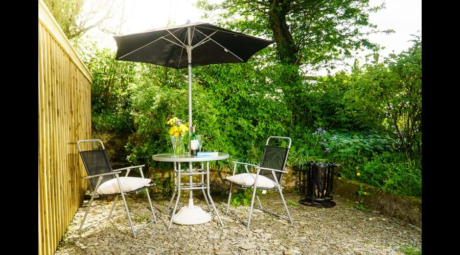 Al Fresco dining at Rose Cottage