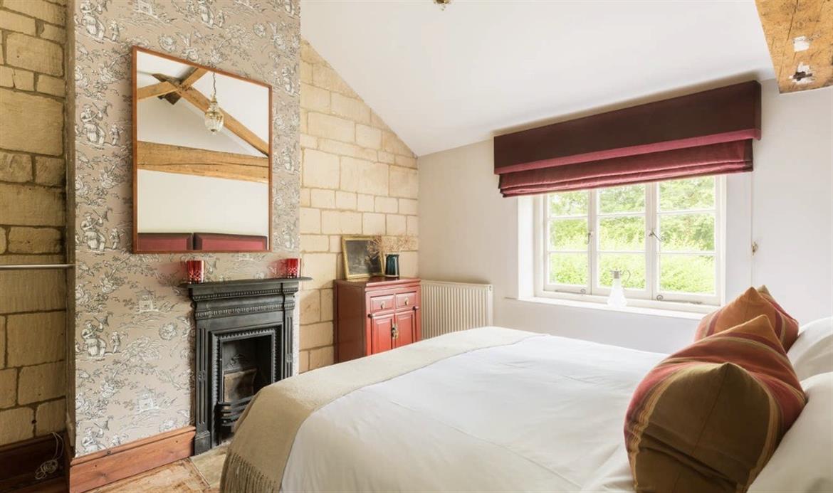 Dog Friendly Holiday Cottage In The Heart Of The Cotswolds