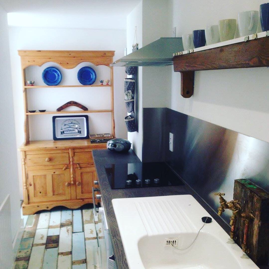 Chapel Bay Lodge fully equipped kitchen