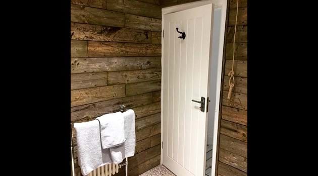 Chapel Bay Lodge bathroom