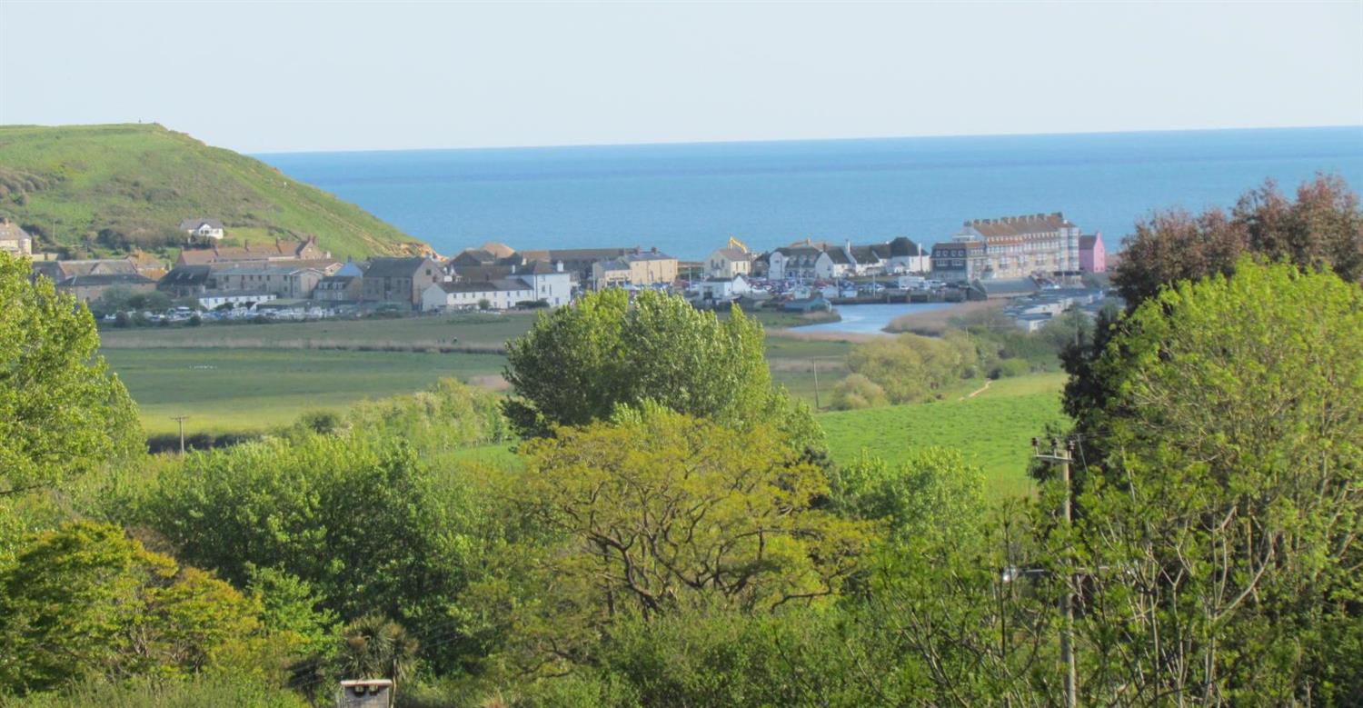 Family Accommodation With Hot Tub Barbecue And Sea Views Large