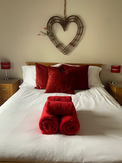 King Size Bedroom With En-Suite 