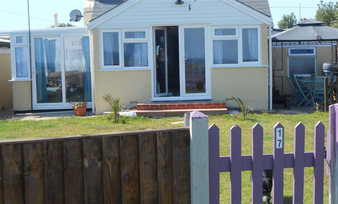 Cosy Norfolk Beach Holiday Bungalows With Gorgeous Sea view cosy-norfolk-beach-holiday-bungalows-with-gorgeous-sea-view