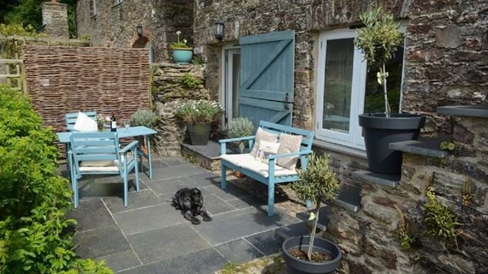 Fully enclosed so your pooch can join you on the terrace