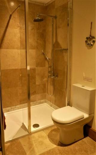Upstairs En-suite Shower Room