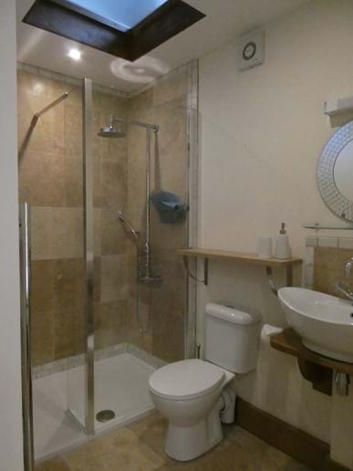 En-suite shower room to first floor bedroom with rainfall, massage jet shower