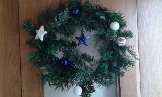 Christmas wreath on Nutcombe Cottage