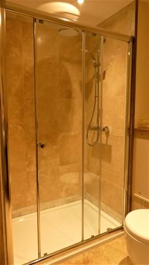 Large Walk In Shower With Rainfall Shower Head