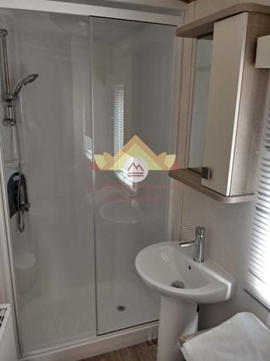 Shower Room with Toilet & Wash Basin