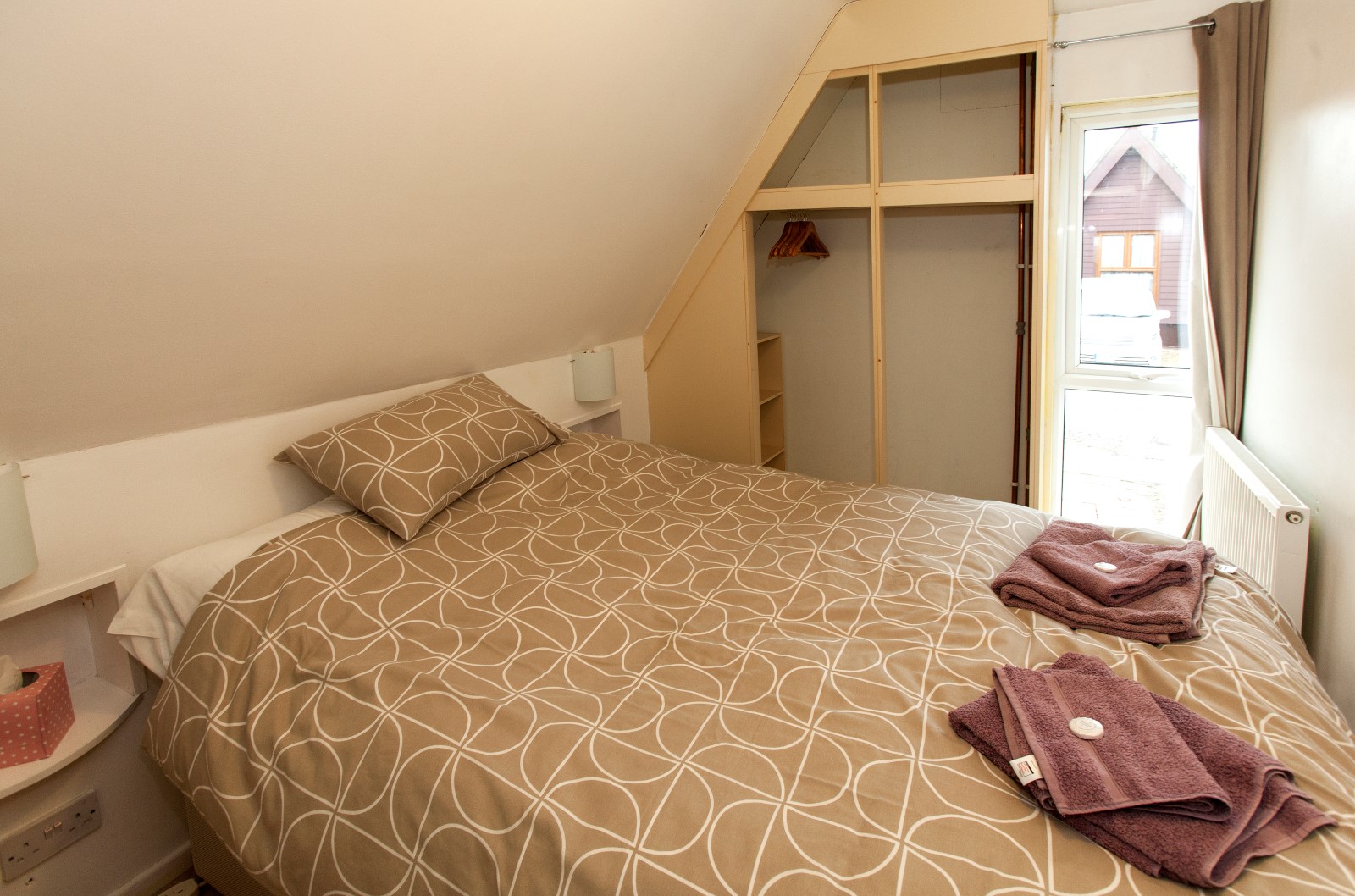 Double bed, storage, sink, TV, Firestick , central heating