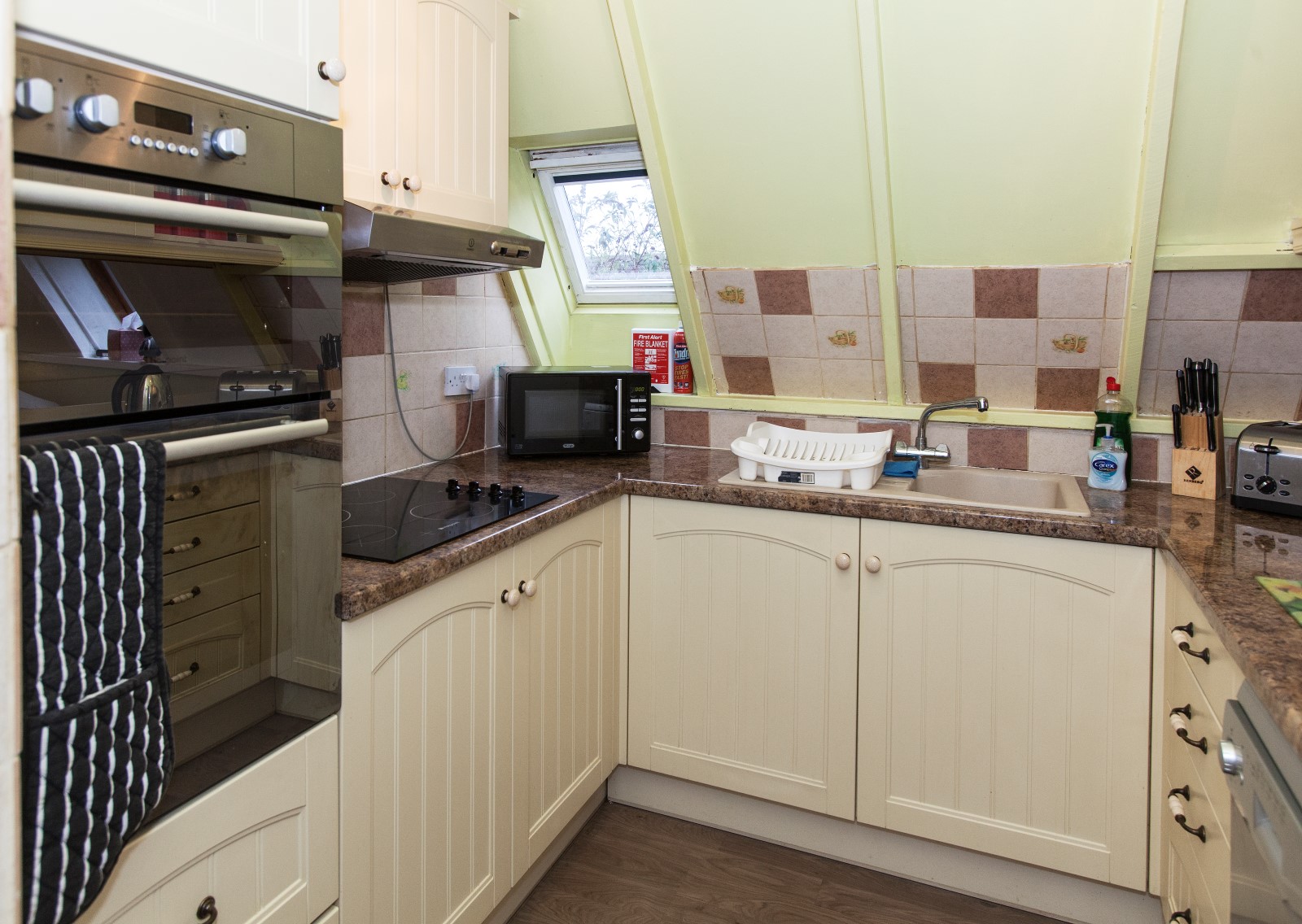 Kitchen-double oven, hob, extractor, micro, kettle, toaster, dishwasher, fridge freezer