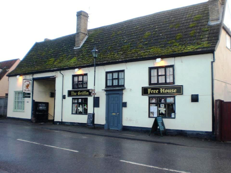 GRIFFIN PUB  great choice of drinks and hearty pub food.Live sports and music offered