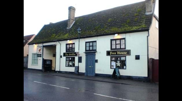 GRIFFIN PUB  great choice of drinks and hearty pub food.Live sports and music offered