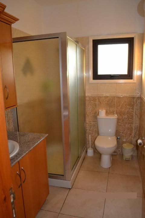 First Floor WC and Shower Room