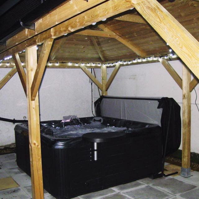 Hot tub gazebo