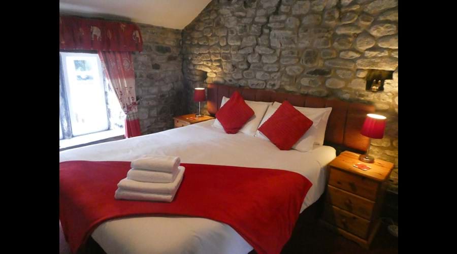 Window-seat-the-george-inn-hubberholme