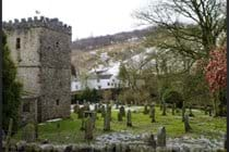 image-of-church-yard-church-and-the-george-inn