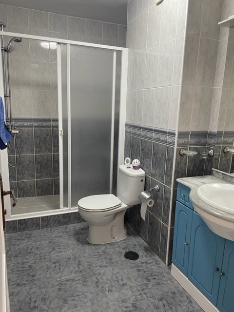 14B1 Bathroom